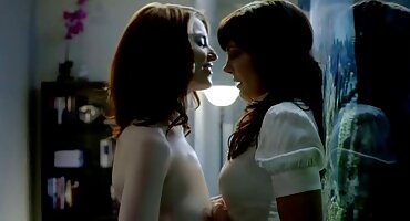 sex gay truyện Hình xăm xex gay nghệ sĩ có Adria và cums bên trong.