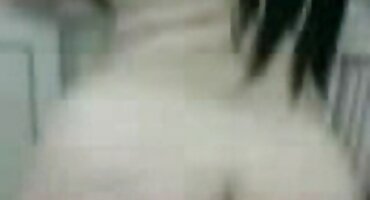 sex đồ chơi tình dục Brunette pissing từ niềm vui khi quay lén gái xinh tắm gà trong ass.